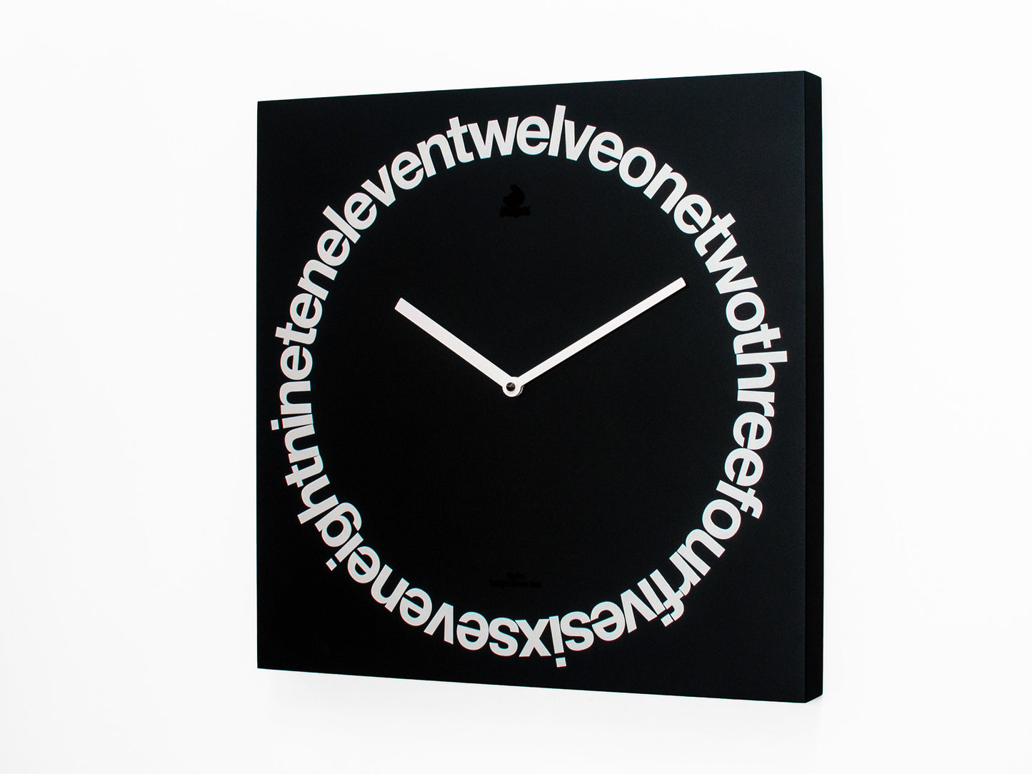 Progetti Wanduhr Dodici black (english writing)