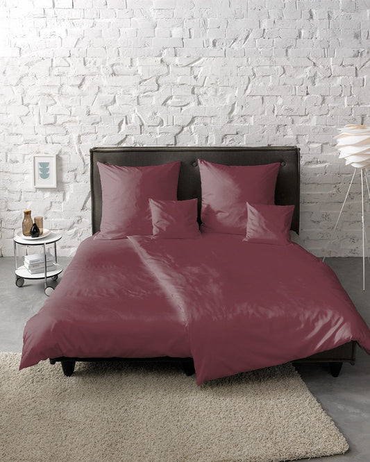 fleuresse Mako-Satin Bettwäsche Colours Uni 240x220 pflaume